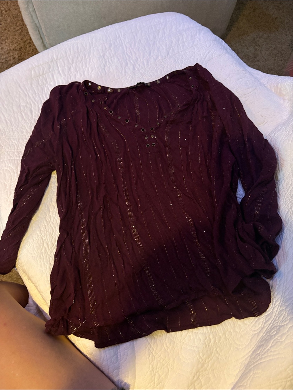 Rock & Republic Plum V-Neck Long-Sleeve Top with Metallic Thread